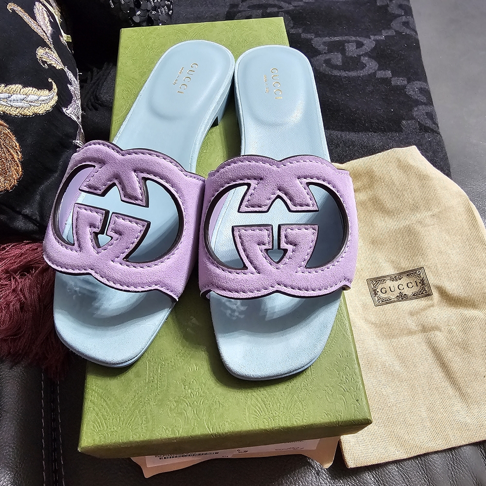 GUCCI Kid Scamosciato Interlocking G Cut Out Slide Sandals